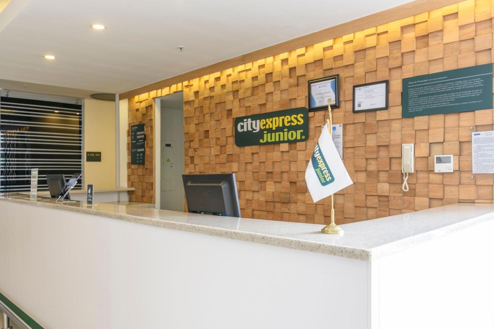 City Express Junior By Marriott Aeropuerto 3*